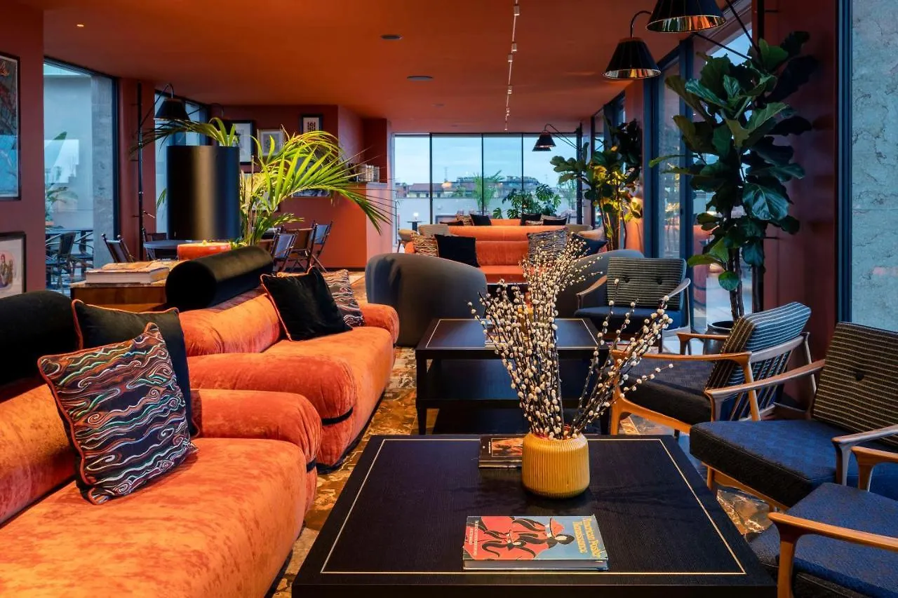Radisson Collection Hotel, Santa Sofia Milano 5*,
