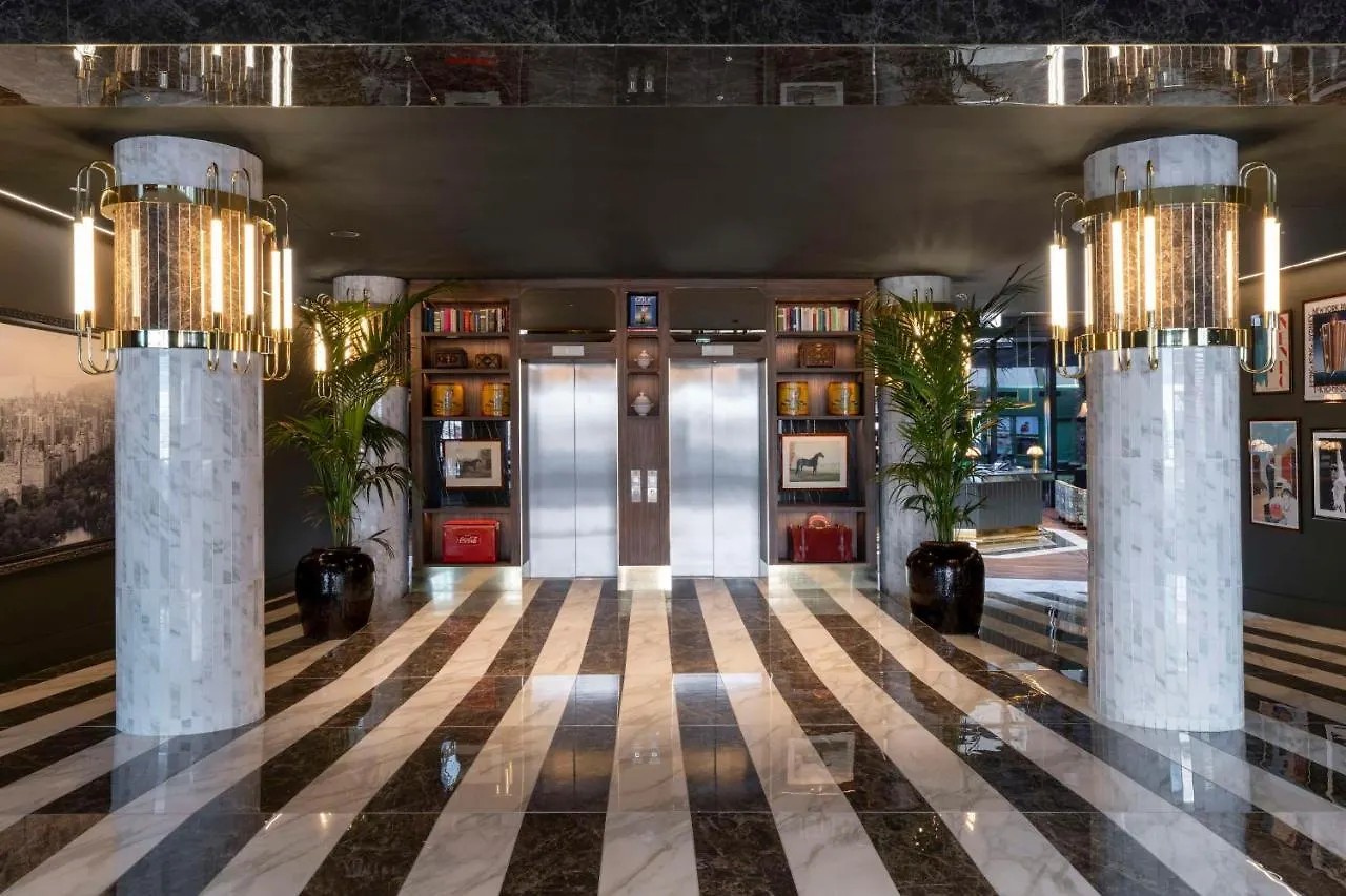Radisson Collection Hotel, Santa Sofia Milano 5*,