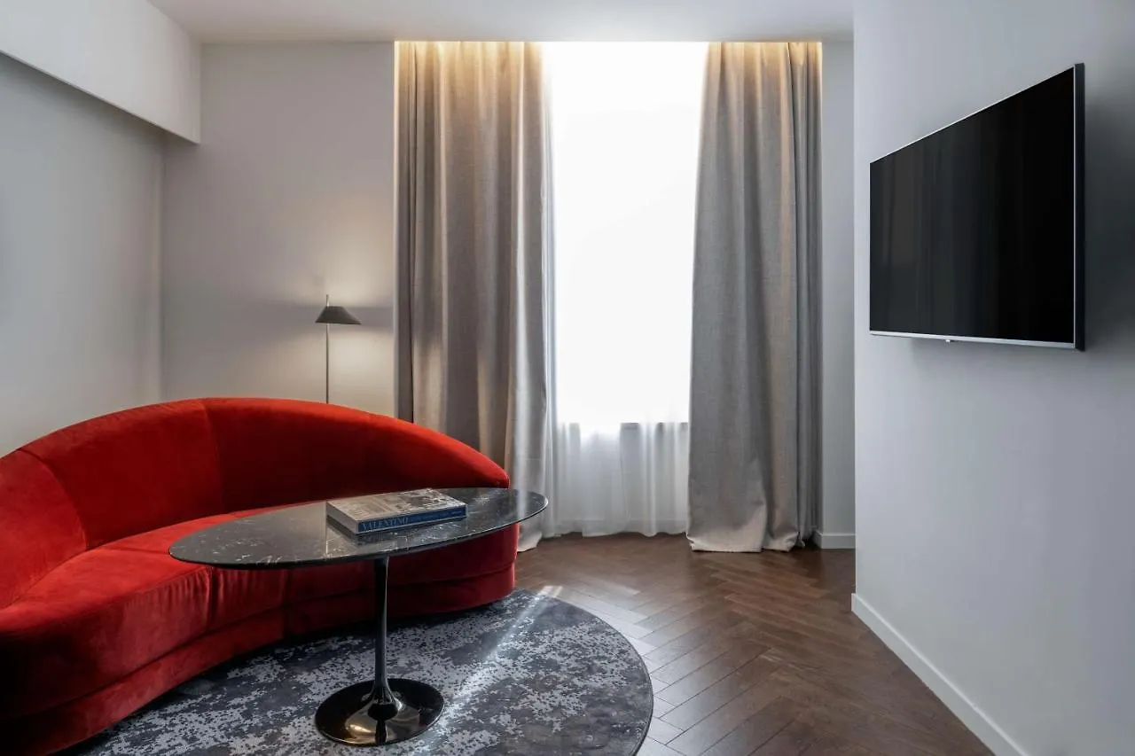 Radisson Collection Hotel, Santa Sofia Milano 5*,