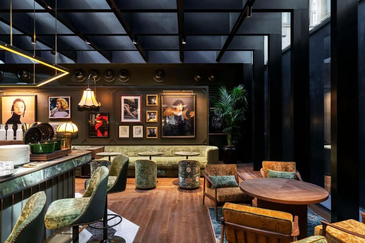 Radisson Collection Hotel, Santa Sofia ミラノ 5*,