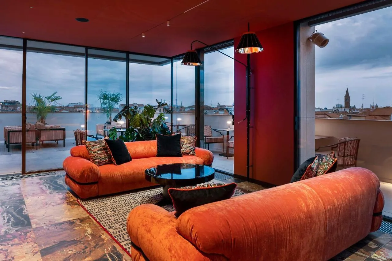 Radisson Collection Hotel, Santa Sofia Milano 5*,
